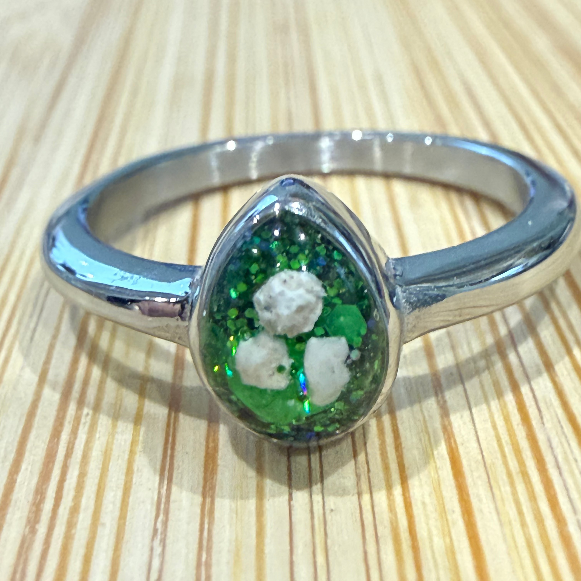 eternal-ashes-gem-ring-detail.jpg